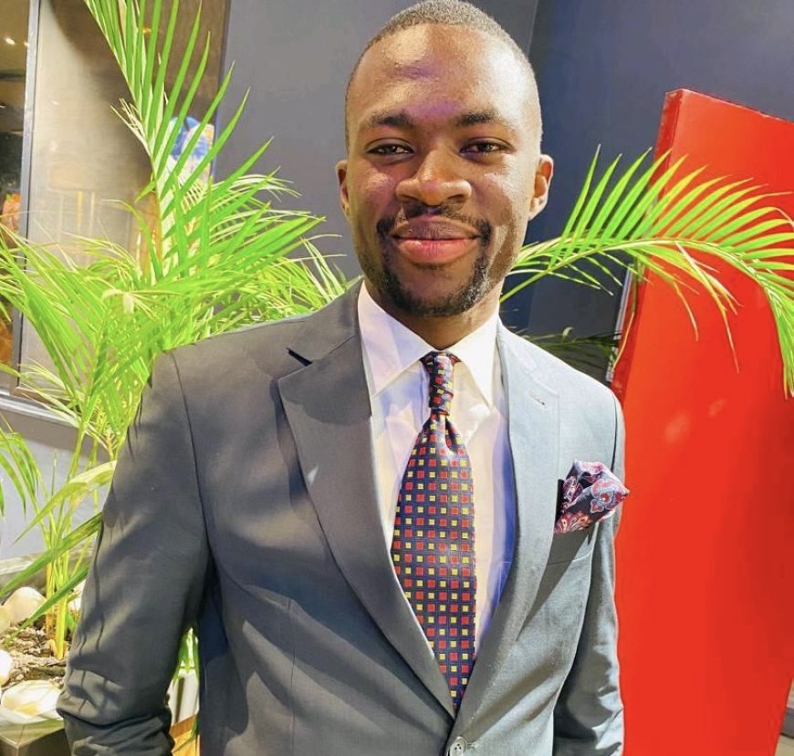 Dossier  Théologie à l’église du message : un pasteur promet de déchirer son diplôme après la prédication du Pst Leonard Kayumbi Beya de Zoé tabernacle