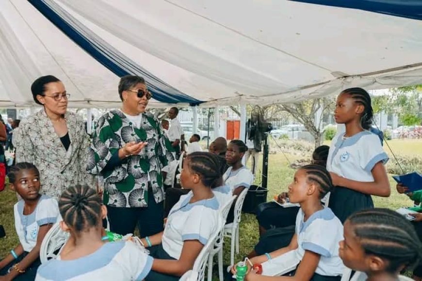 Commémoration du 64ème anniversaire de l'assassinat de Lumumba :  Judith Suminwa Tuluka raconte aux élèves la vie de Lumumba