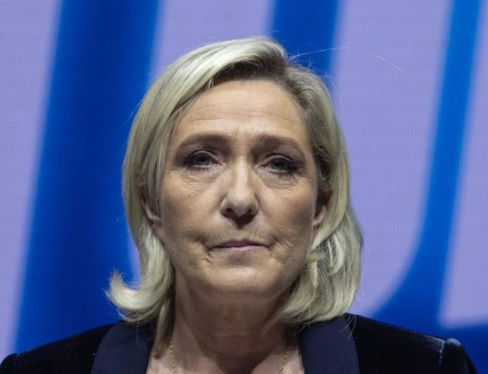 France : Marine Le Pen menacée d’inéligibilité, l’ombre de 2027 s’assombrit