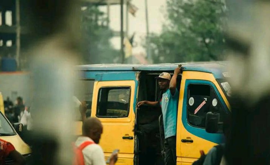 Insolite : à Kinshasa un receveur de taxi s'improvise prophète, les clients choqués
