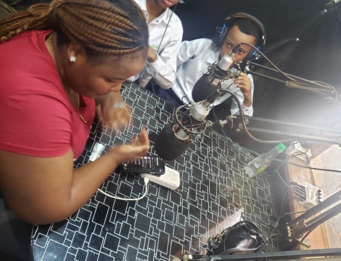 RDC : le Ministère de l'Education plaide pour un usage d'encadrement des médias au profit des enfants