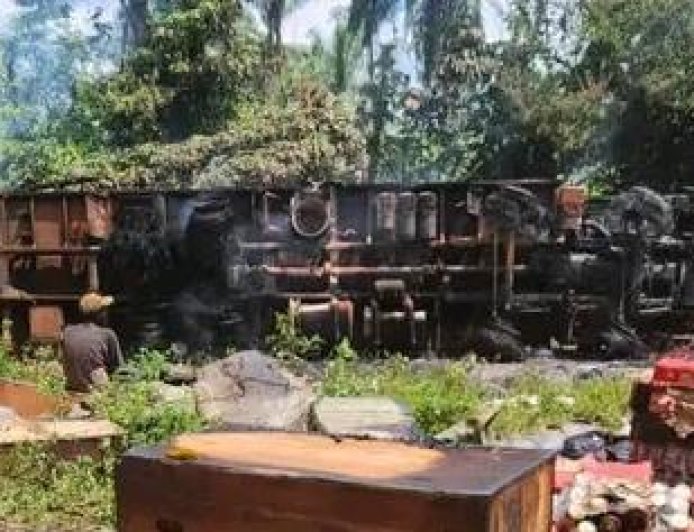 Haut-Uélé : un camion de marchandises incendié lors d’une attaque attribuée aux rebelles ADF près de Mungbere