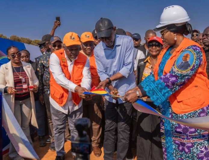 Lualaba : le ministre John Banza Lunda inaugure les ponts de Kanzenze 1 et de Balula sur la RN39