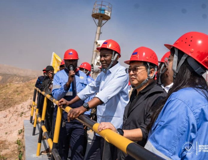 Lualaba : John Banza Lunda visite les installations de la SICOMINES et évalue les projets d'infrastructures financés par le partenariat sino-congolais