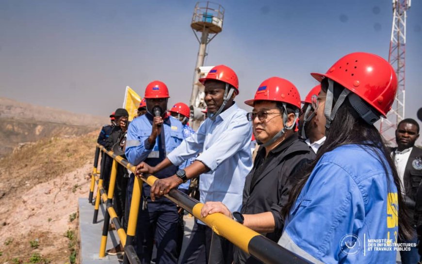 Lualaba : John Banza Lunda visite les installations de la SICOMINES et évalue les projets d'infrastructures financés par le partenariat sino-congolais