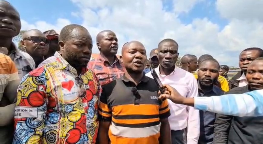 Ituri-Mahagi : la société civile démonte 2 postes de contrôle de la PCR et exige le départ du commandant local